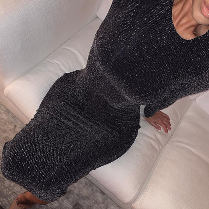 Robe noire élégante à manches longues croisées