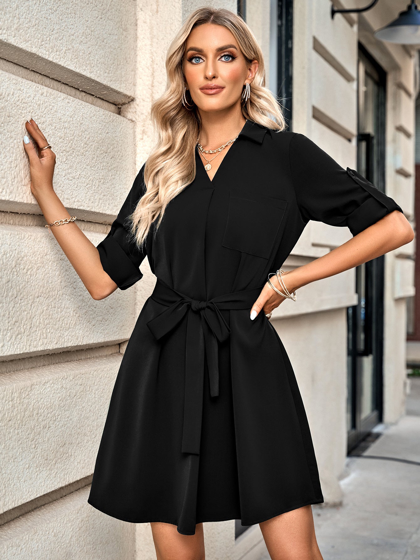 Robe à ceinture à manches à revers de couleur unie pour femme