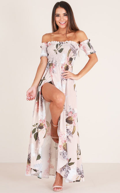 Robe à encolure une ligne, épaules dénudées, taille haute